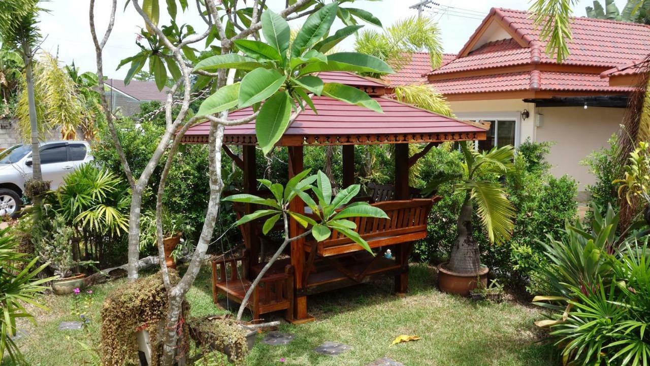 Hôtel Baan Sooksiri Bangsaray à Sattahip Extérieur photo